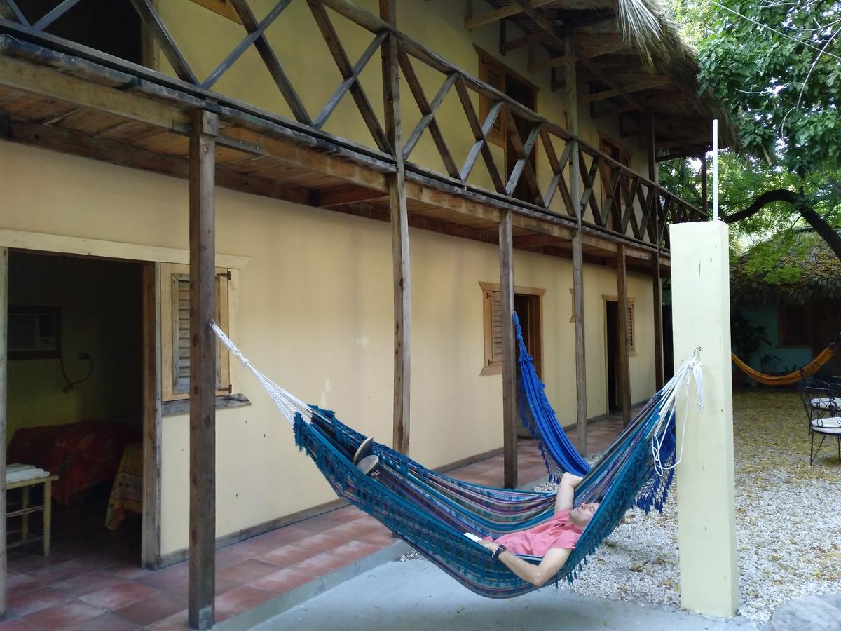 Hotel Loro Tuerto Barahona Eksteriør bilde