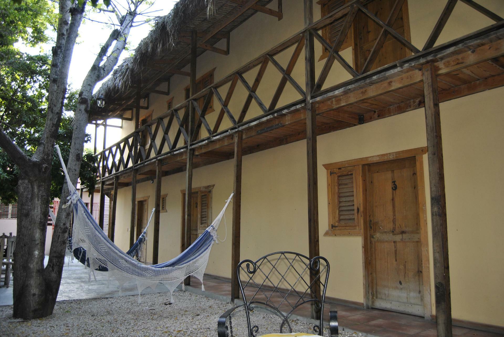 Hotel Loro Tuerto Barahona Eksteriør bilde